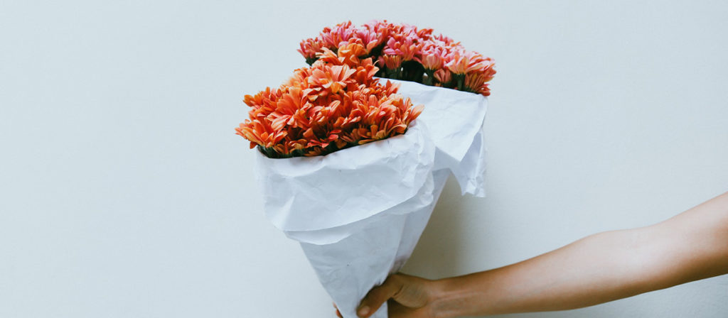 フラワーギフト の大定番 花束とフラワーアレンジメントの違いについて